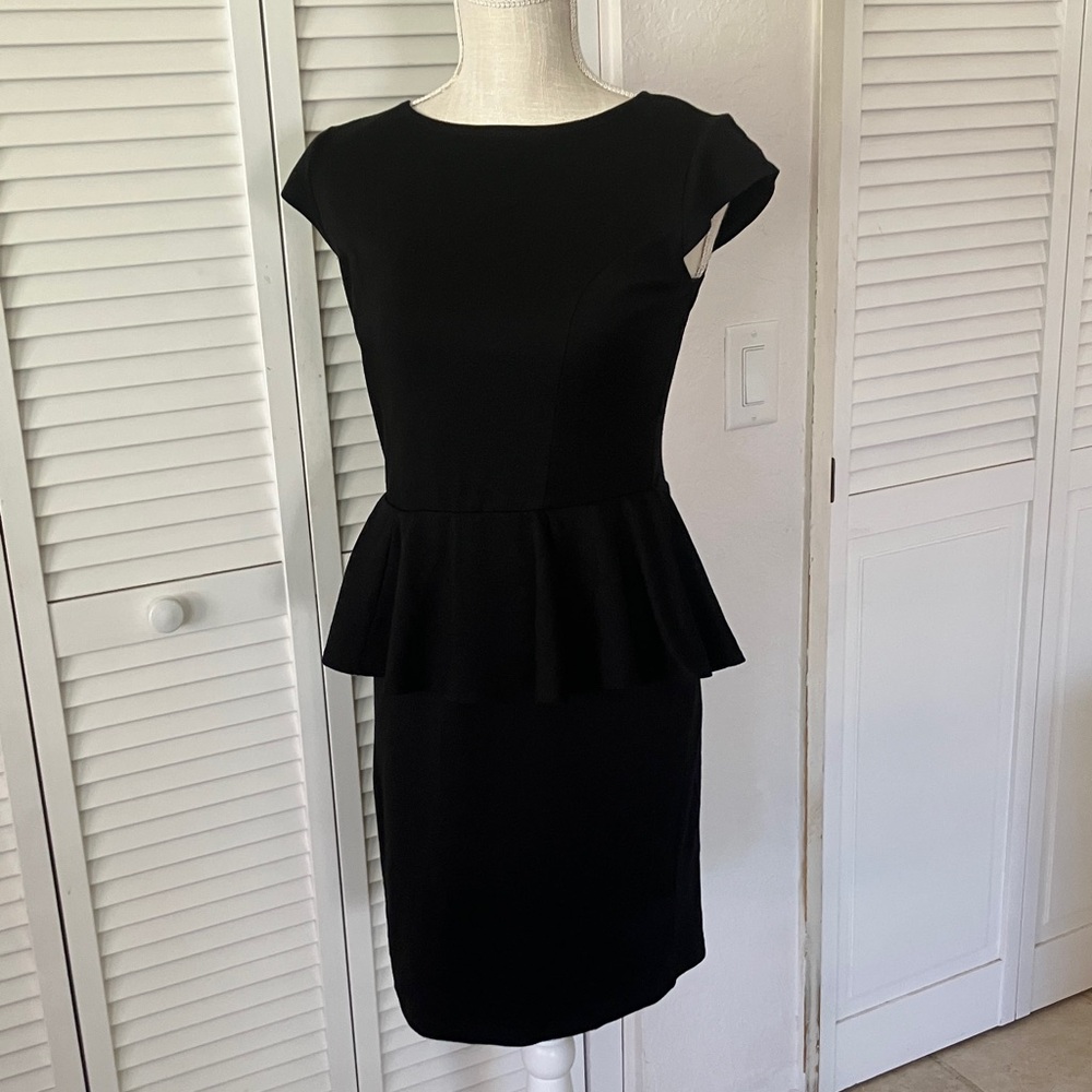 Mossino Classic Black Peplum Sheath‎ Dress size S/P perfect little black dress